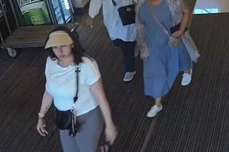 Turistka přišla o peněženku s desítkami tisíc korun. Policie hledá ženy ze záznamu