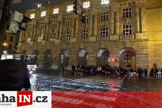 prahain.cz/krimi/az-480-tisic-nikdo-nechape-kde-vzal-strelec-z-univerzity-na-zbrane-16263.html?utm_source=www.seznam.cz&utm_medium=seznam_distribuce&utm_campaign=lide