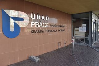Pavel podepsal flexinovelu zákoníku práce, mění podporu v nezaměstnanosti