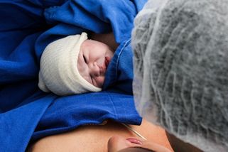 Česko vymírá. Kromě známých důvodů za tím mohou stát i předražené svatby