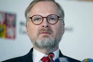 Vláda už má teď větší přínos, než měly předchozí dvě, řekl premiér Fiala