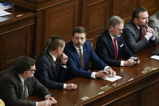 Vláda si umetla cestu ke zvyšování daní - Novinky