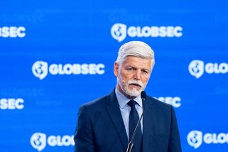 Kompetenční žalobu mám připravenou, oznámil prezident. Nechce být "rukojmí vlády"