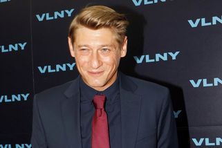 Pamatujete Jacoba Erftemeijera ze Specialistů? Vyhodili ho kvůli kolegům, jeho táta je Holanďan - Médium.cz
