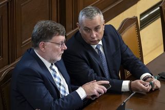 Vláda už našla provozní úspory za deset miliard - Novinky