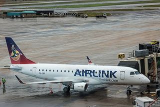 Mohou rozsévat hantavirovou smrt. Hledají se pasažéři z letu do Johannesburgu - Novinky