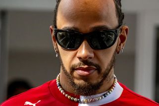 Neúspěch veganských burgerů. Řetězec pilota F1 Lewise Hamiltona zavírá všechny britské pobočky - Echo24.cz