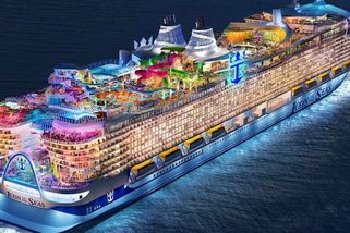 Od Titanicu k Icon of the Seas: Už rok brázdí oceány největší loď světa, je připravená na všechno?