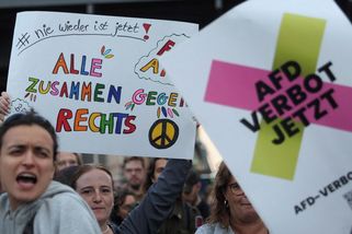 Po vítězství AfD v Sasku-Anhaltsku se v městech po Německu demonstrovalo - Seznam Zprávy