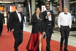 Mejdan po zahájení festivalu: Vysmátá Sokolová, Moravec i Ruppert, který vydržel až do noci