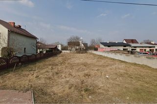Stačilo prohodit pár vět s budoucími sousedy. Nejlevnější pozemek v obci okamžitě odmítli