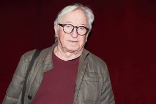 Lábus popsal cenzuru v Možná přijde i kouzelník. Soudruzi řádili i kvůli červeným šatům - Médium.cz