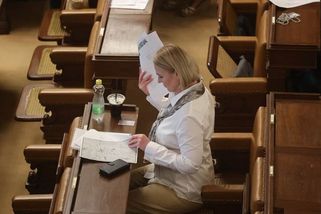 sinmed.cz/politika/vite-kolikrat-prisel-exministryne-cernochova-spocitala-aktivitu-sveho-nastupce-1132.html?utm_source=www.seznam.cz&utm_medium=seznam_distribuce&utm_campaign=lide
