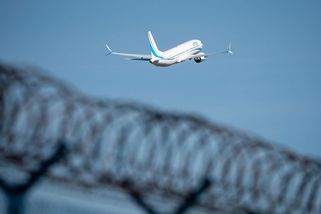 Soud v Chicagu přiznal rodině oběti havárie boeingu odškodné. Činí přes miliardu - Novinky