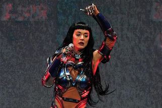 Katy Perry mě sexuálně napadla, tvrdí australská herečka - Novinky