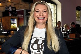 Lucie Borhyové ukázala dekolt v bikinách. Tady je potřeba zbrojní průkaz, píšou fanoušci