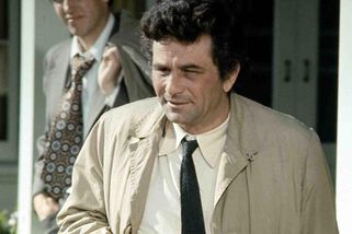 Pamatujete seriál Columbo? Peter Falk neměl oko, na konci života se nepoznal a baloňák za miliony - Médium.cz