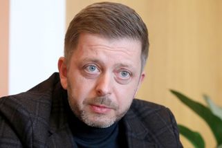 Vít Rakušan se konečně pochlubil fotkou se svou krásnou 15letou dcerou. „Jako by mu z oka vypadla,“ shodují se dojatí fanoušci