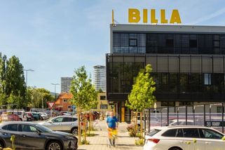 Lidl i BILLA mění letní otevírací dobu prodejen. Někde se bude nakupovat dřív, jinde déle