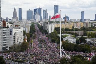 Na opoziční demonstraci ve Varšavě byl podle radnice milion lidí