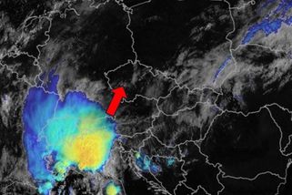 Obří supercela už řádí v Alpách, za pár hodin dorazí do Česka - podívejte se na mapy i družicový snímek