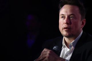 Elon Musk exkluzivně. AI chytřejší než člověk je jen rok nebo dva daleko, říká