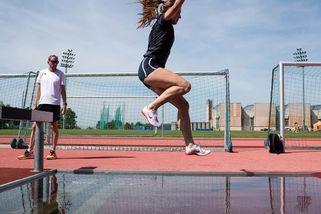 Patří k ženskému sportu pohled na odhalené pozadí? Atletky si to nemyslí - Ženy XYZ | Seznam Podcasty