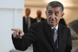 Babiš neunesl drtivou porážku. V hysterickém vysto...