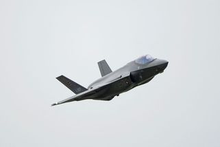 Američané na dluh nedávají. Na F-35 půjde letos 15 miliard - Novinky