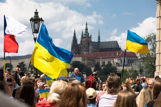 Bez dávek by 84 procent ukrajinských uprchlíků trpělo chudobou, ukázal průzkum
