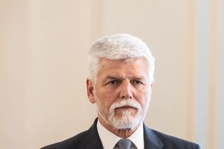 Pavel odletí na summit NATO vládním speciálem. Babiš s ministry poletí krátce před ním - Echo24.cz