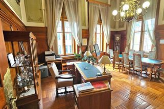 Dřevěné obložení, kazetový strop. Z kanceláře primátora Liberce dýchá historie - Seznam Zprávy