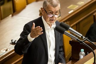 Platy poslanců. Výpočet ukazuje, že by mohli dostat přidáno 36 tisíc - Seznam Zprávy