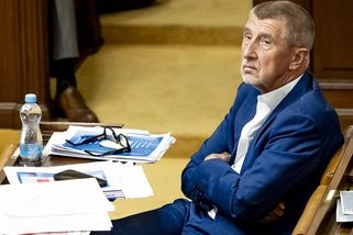 Vrátíme, co vám Fialova vláda vzala, láká Babiš. Co mi teda dáte, zeptal se kandidát STAN. Dočkal se odpovědi? - Super.cz