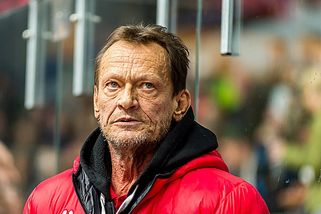 Fryčer oklamal StB, přežil pohromu a v NHL si vydělal miliony. Doma ho za to chtěli soudit