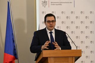 Lipavský: Česko podporuje vstup Ukrajiny do NATO, jen ten ale problém nevyřeší
