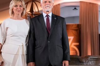 Manželka prezidenta si nemá zahraniční cesty hradit ze svého, za svou práci pro Česko má být placená