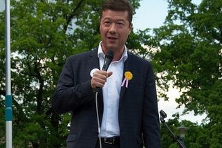 SPD trhá vnitřní napětí. Rozpadá se koalice? - Médium.cz