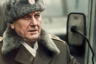Pozor, je ozbrojen: Z pohádkového prince udělali nebezpečného recidivistu a závěr nechal diváky bez odpovědi