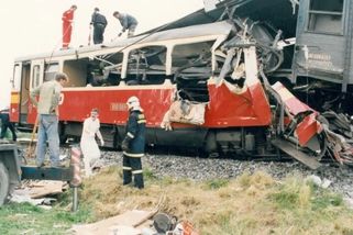 railtarget.cz/osobni-doprava/slysela-jsem-krkrkr-lidi-byli-naraz-jak-z-vosku-prezivsi-popsala-naraz-stotunoveho-monstra-12304.html?utm_source=www.seznam.cz&utm_medium=seznam_distribuce&utm_campaign=lide