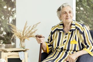 Božena (80): Chci odkázat dům vnučce, která mě jako jediná navštěvuje. Rodině se to nelíbí