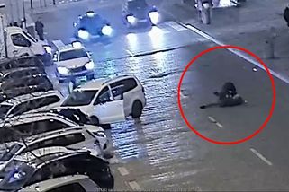 Na Václavském náměstí se serval muž s řidičem, který chtěl zajet na parkovací místo - Novinky