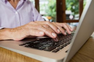 Průzkum: Dle většiny lidí je ideální jít do penze do 60 let, důchod ale nestačí