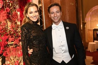 Diskuze: 11. Česko-Slovenský ples: Buckingham vypadala na padesát, Miss World odhalila kosti a Kodetová si spletla akci