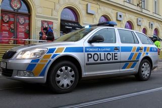 Slibovala levné letenky, které doplácela ze svého. Dluhy ji pak dohnaly k podvodu - Novinky