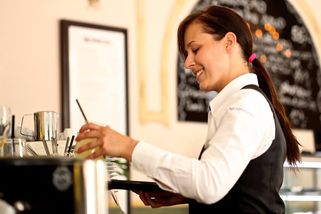 Krabička, nebo restaurace. Data ukazují, o kolik si Češi připlatí za oběd - Seznam Zprávy