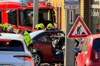 Detaily tragické nehody v Praze: Tachometr se zasekl na 110 km/h, hrdinný policista zachránil muže
