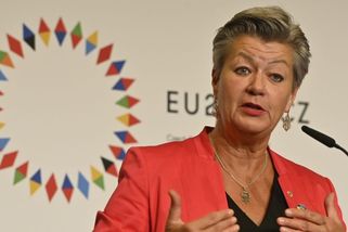 Migrace je nedostatečná. Eurokomisařka chce ročně do Evropy dostat o milion lidí víc