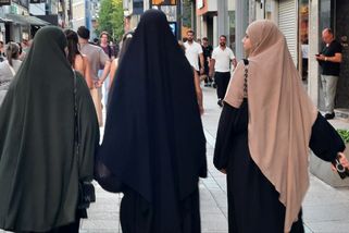 Íránský režim letos popravil nejméně 14 žen. Posle...