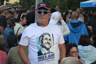 Máte radost z AfD? Jste zrádci, píše Tusk. „Dej si snickersku,“ vzkazují mu - Seznam Zprávy